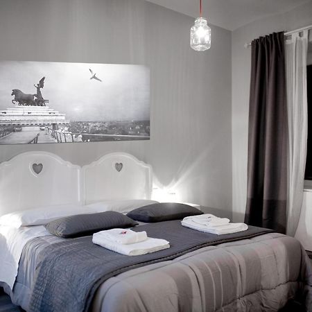 ローマ ティンカーベル Bed & Breakfast エクステリア 写真